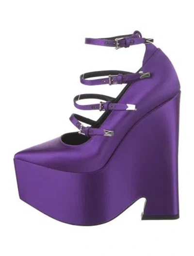 Pre-owned Versace Satin Leather Trim Embellishment Pumps In Purple