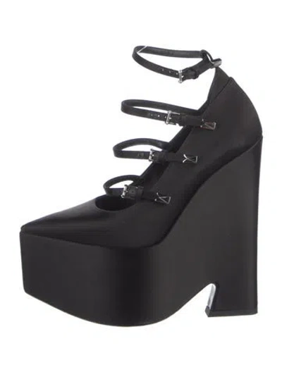 Pre-owned Versace Satin Pumps In Black