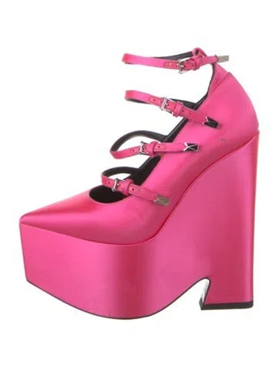 Pre-owned Versace Satin Pumps In Pink
