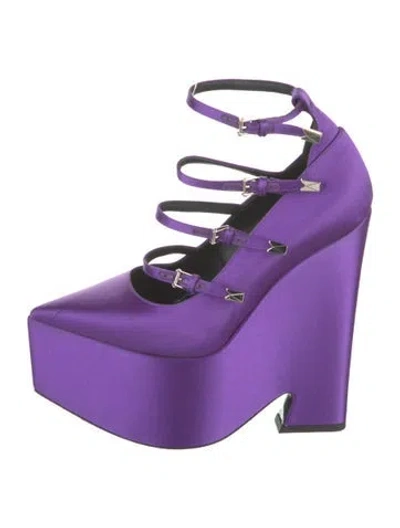 Pre-owned Versace Satin Pumps In Purple