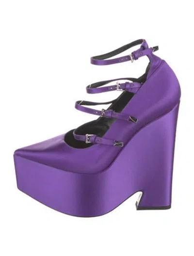 Pre-owned Versace Satin Pumps In Purple