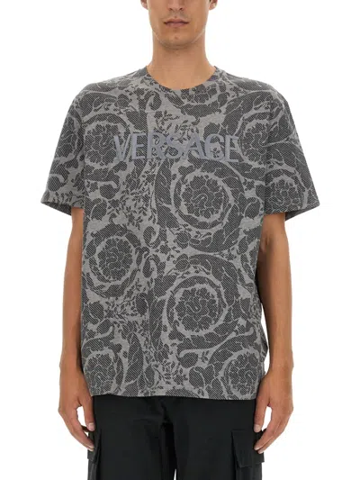 VERSACE VERSACE SILHOUETTE BAROQUE LOGO T-SHIRT