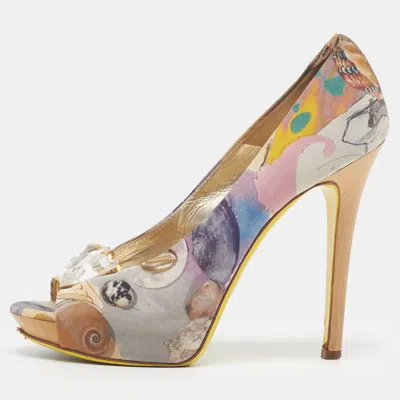 Pre-owned Versace Size 38 Multicolor Seashell Printed Fabric Heart Crystal Embellished Peep Toe Platform Pumps