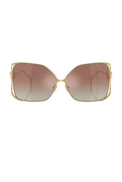 Versace 62mm Oversize Square Sunglasses In Gold