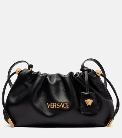 Versace Tag Mini Aus Leder In Black