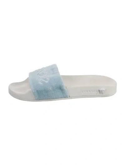 Pre-owned Versace Terry Cloth Graphic Print Slides In Blue