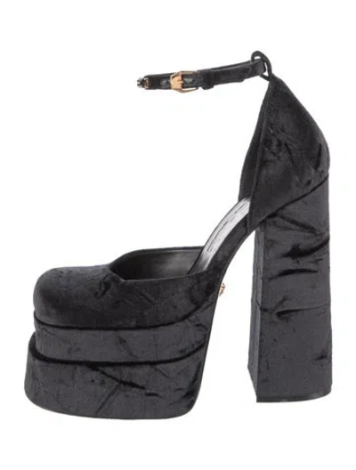 Pre-owned Versace Velvet Crystal Embellishments D'orsay Pumps In Black