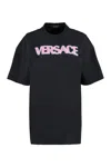 VERSACE VINTAGE BLACK COTTON T-SHIRT WITH CONTRASTING LOGO PRINT AND RIBBED NECKLINE FOR WOMEN (SS23)