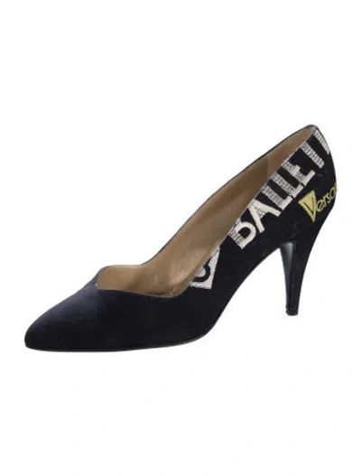 Pre-owned Versace Vintage Graphic Print Pumps In Blue