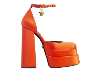 Pre-owned Versace Women's  Medusa Aevitas 155mm Platform Pumps Satin Sneakers In Neon Orange/gold