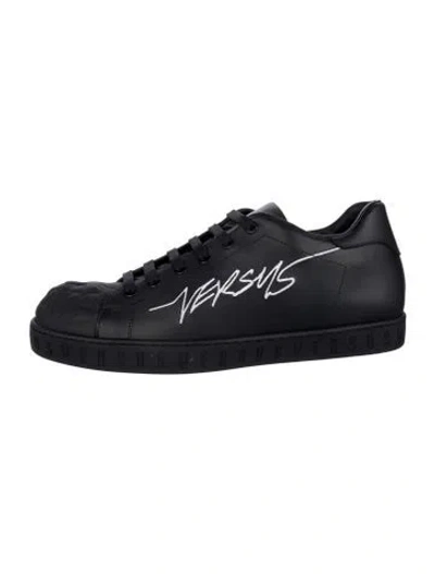 Pre-owned Versus Leather Graphic Print Sneakers In Black