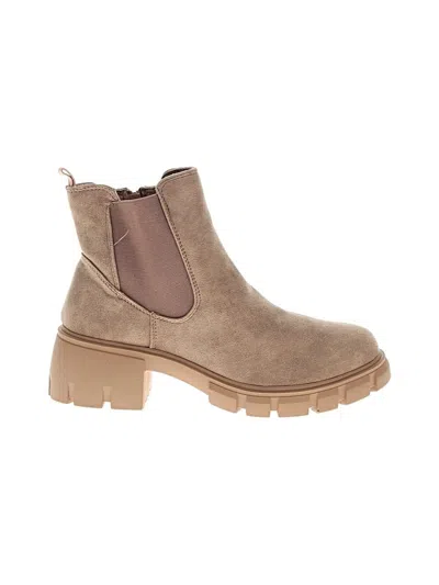 Pre-owned Very G Ankle Boots In Tan