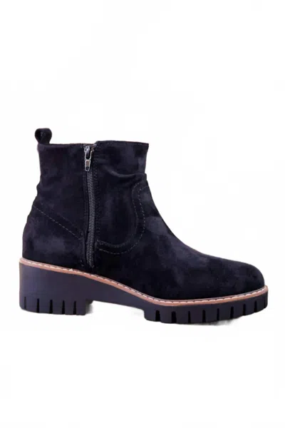 Very G Dashing Ankle Boots In Black