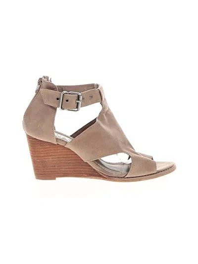 Pre-owned Very G Wedges In Tan