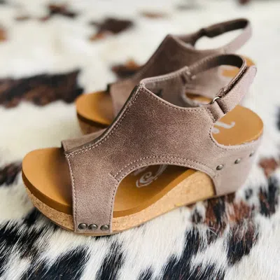 Very G Women's Afternoon In Florence Wedges In Brown