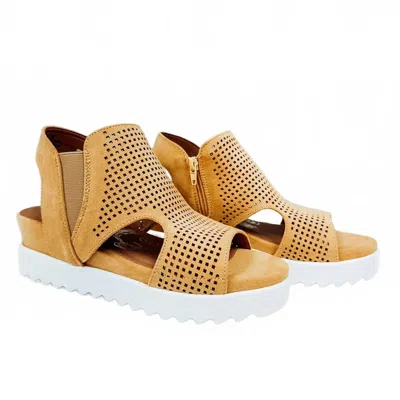 Very G Women Amy Platform Sandal In Yellow In Neutral