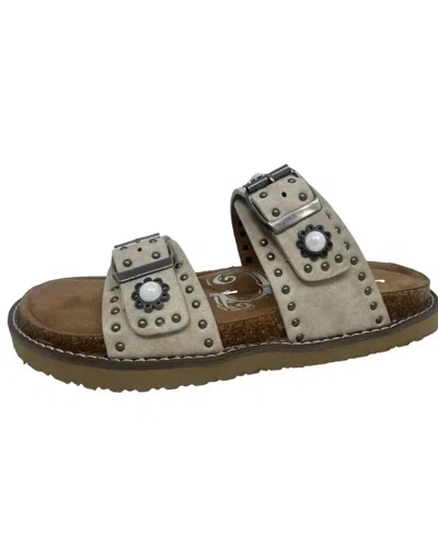 Very G Women's Connie Sandal In Cream In Gold