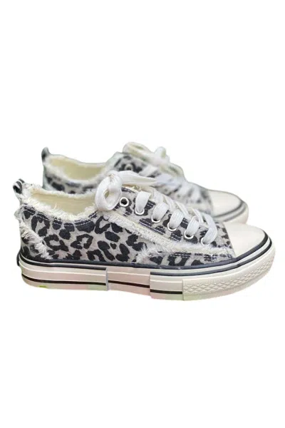 Very G Women's Dako Sneaker In Leopard In Multi