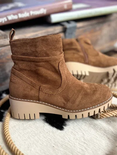 Very G Women's Dashing Boots In Tan In Brown