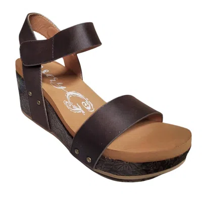 Very G Women's Devon Wedge Sandal In Chocolate Embossed In Black