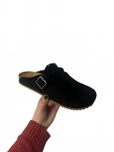 Very G Women's Iris Clogs In Black