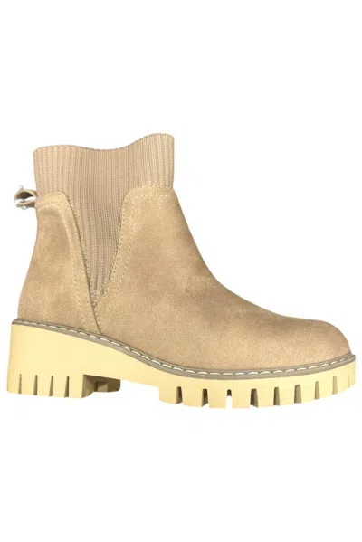 Very G Women Magnolia Boots In Taupe In White