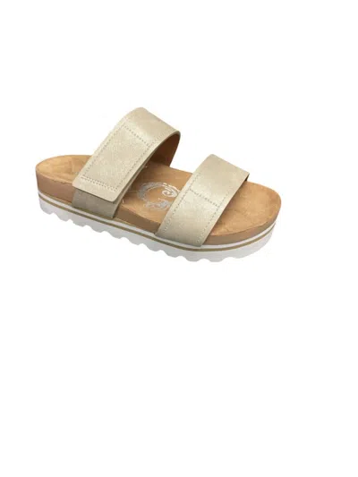 Very G Women's Paislee Sandal In Champagne