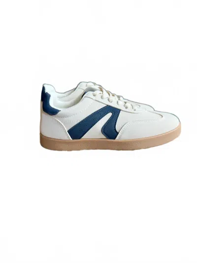 Very G Women's Retro Sneaker In Beige In White