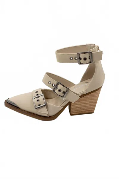 Very G Women's Sandstone Boot In Beige In Nude