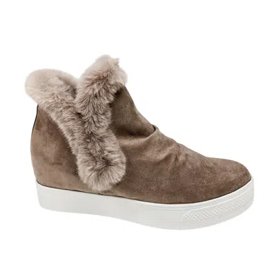 Very G Women's Shantell Boot In Taupe In Grey