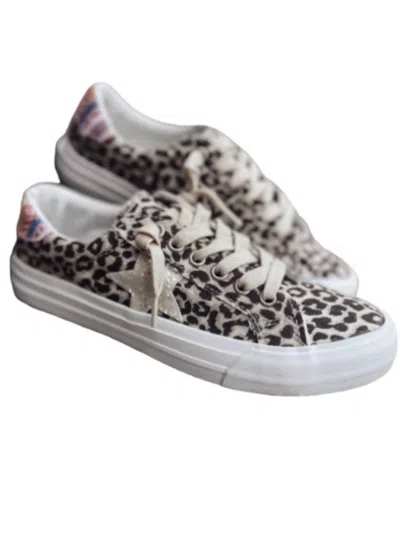 Very G Womens Cosmic 2 Star Sneaker In Taupe In Black