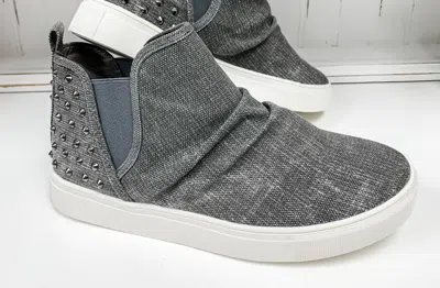 Very G Zoey Women's Slip On Shoes In Grey