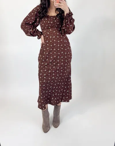 Very J Holiday Midi Dress In Chocolate In White