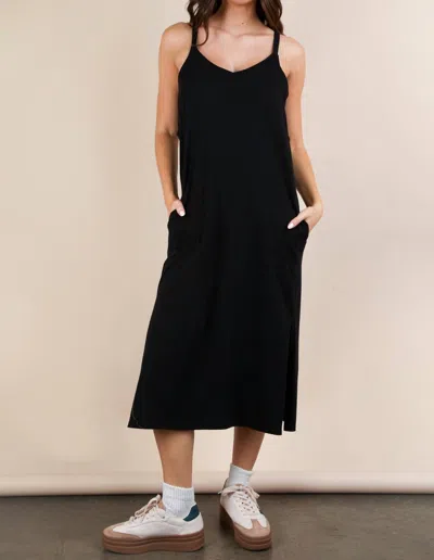 Very J V-neck Sleeveless Dress In Black