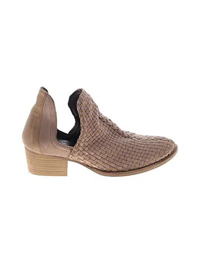 Pre-owned Very Volatile Ankle Boots In Tan