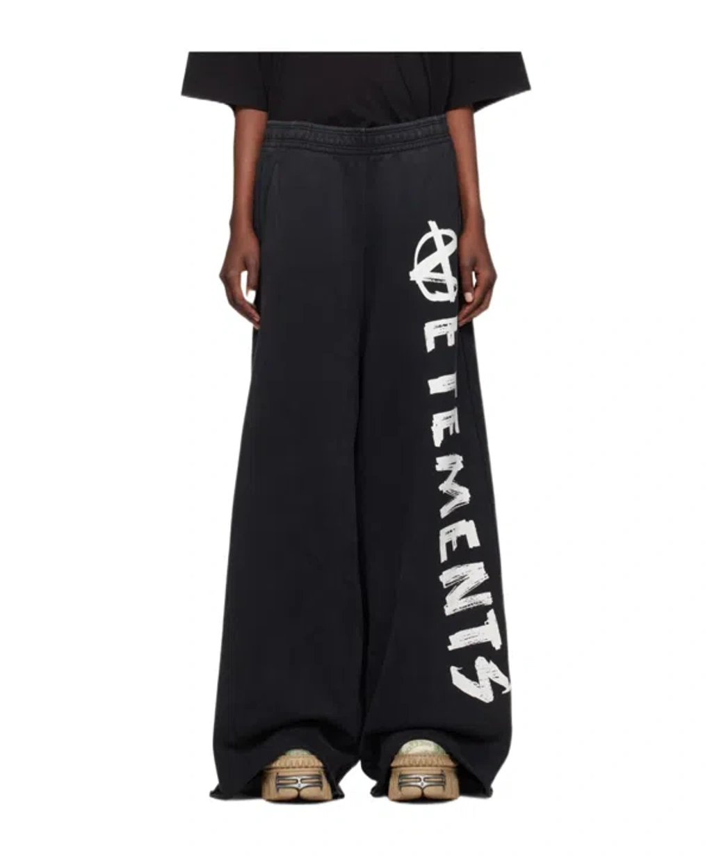 VETEMENTS anarchy logo sweatpant 訳あり VETEMENTS anarchy logo sweatpant 訳あり - メルカリ