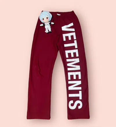 Pre-owned Vetements Aw19 Big Logo Sweatpants In Red