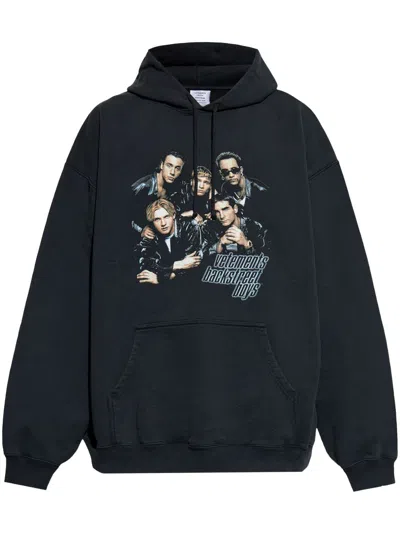 Vetements Backstreet Boys Print Hoodie In Black