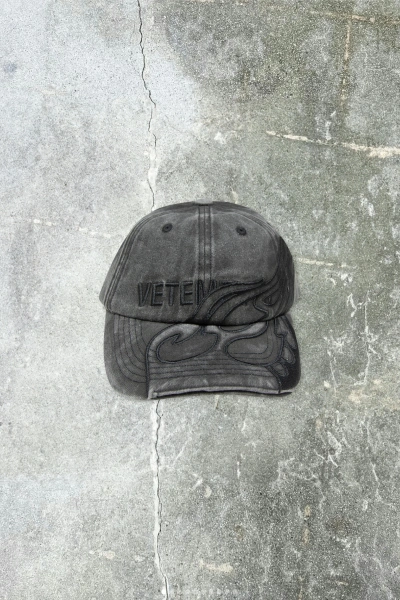 Pre-owned Vetements Black Flame Logo Cap