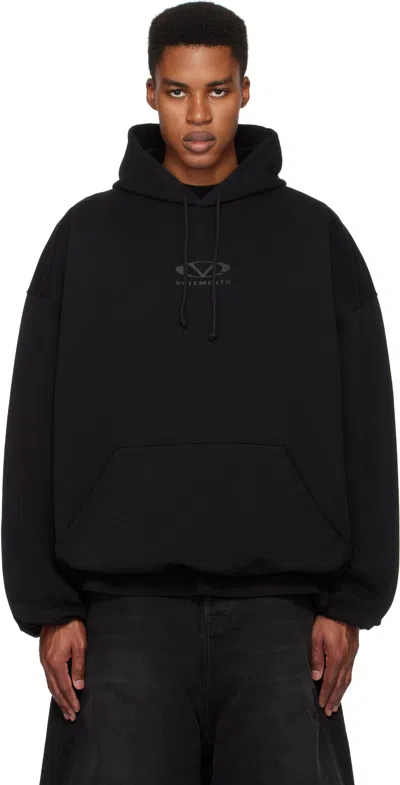 Vetements Black Oval Logo Cropped Boxy Hoodie In Black/black