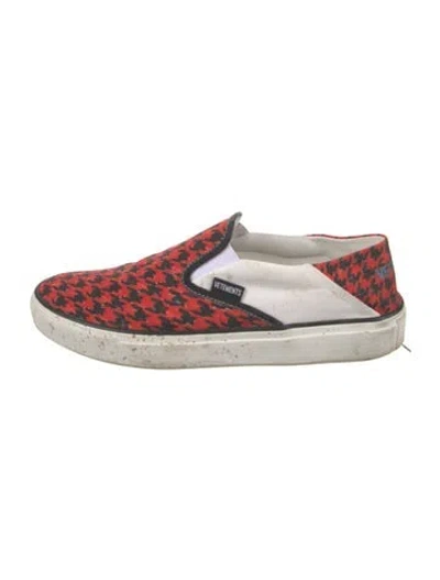 Pre-owned Vetements Canvas Printed Sneakers In Red