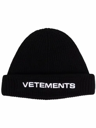 Vetements Logo-print Knitted Beanie In Black