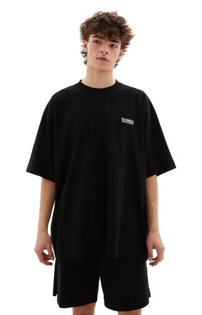 Vetements Embroidered Logo T-shirt In Black