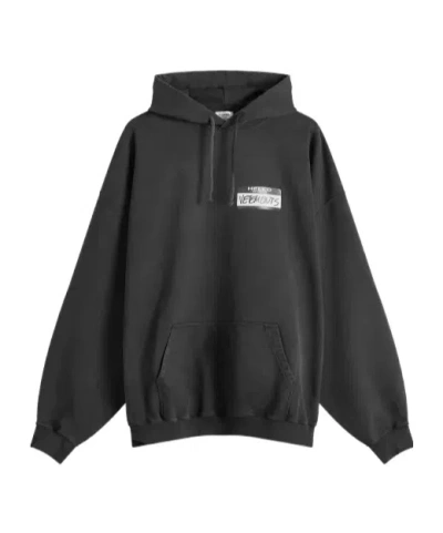 Vetements Hooded Long-sleeved Hoodie In Black