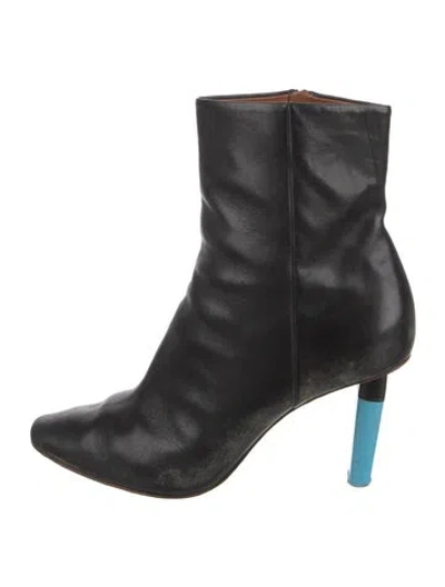 Pre-owned Vetements Leather Boots In Black