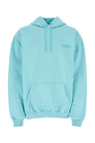 Vetements Logo Embroidered Drawstring Hoodie In Blue