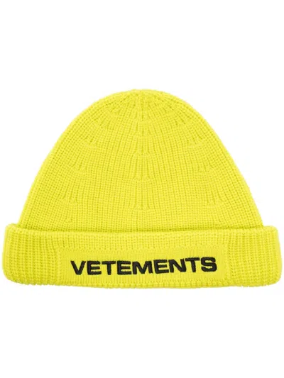 Vetements Logo Beanie In Green