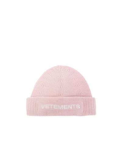 Vetements Logo-embroidered Merino Beanie In Pink