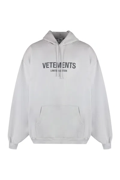 Vetements Logo Print Hoodie In White