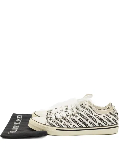 Pre-owned Vetements Logo-print Lace-up Sneakers In White